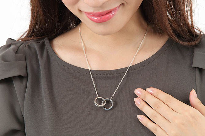 ティファニー インターロッキング サークル ペンダント Tiffany