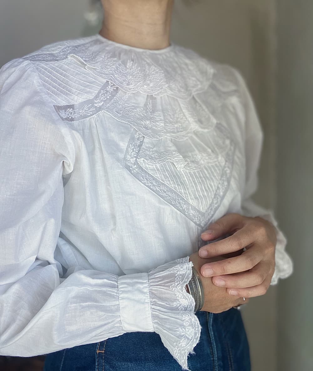 FrenchfrilllaceBlouse