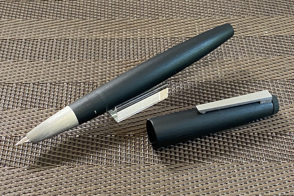 Lamy2000ヴィンテージ万年筆 LAMY2000万年筆レビュー・究極にまで機能