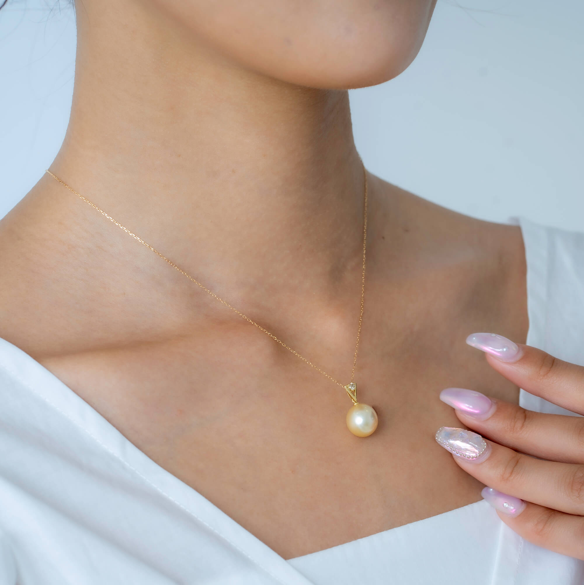 南洋白蝶真珠パールペンダントトップ 13mm ナチュラルゴールドカラー