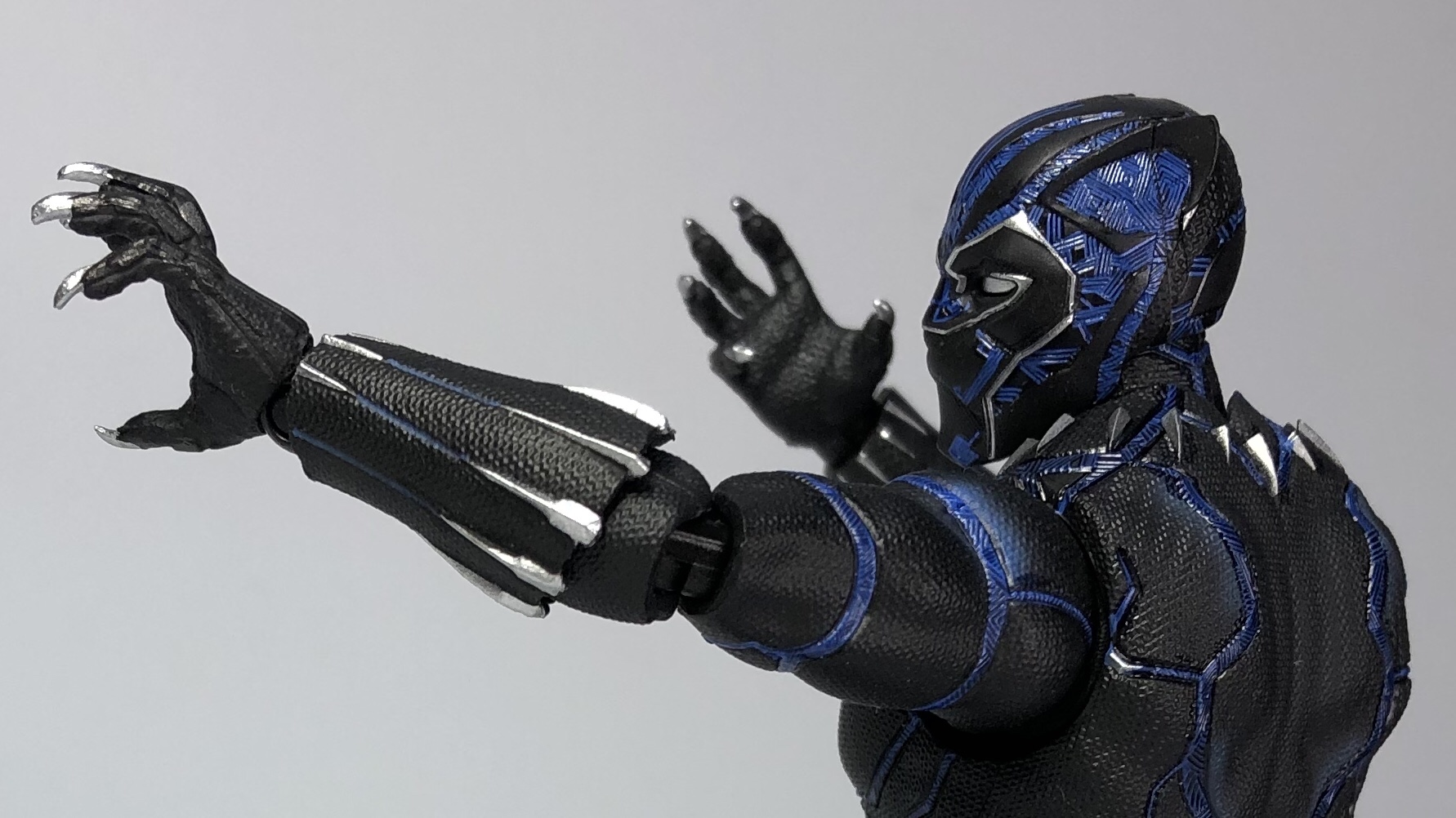 s.hフィギュアーツ ブラック・パンサー S.H.Figuarts ブラックパンサー