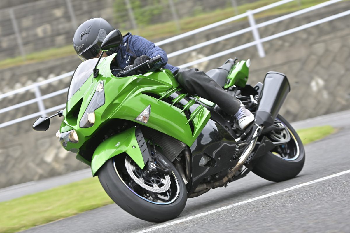ZZR1400（Ninja ZX-14R欧州仕様）解説＆試乗インプレ】上品＆上質で