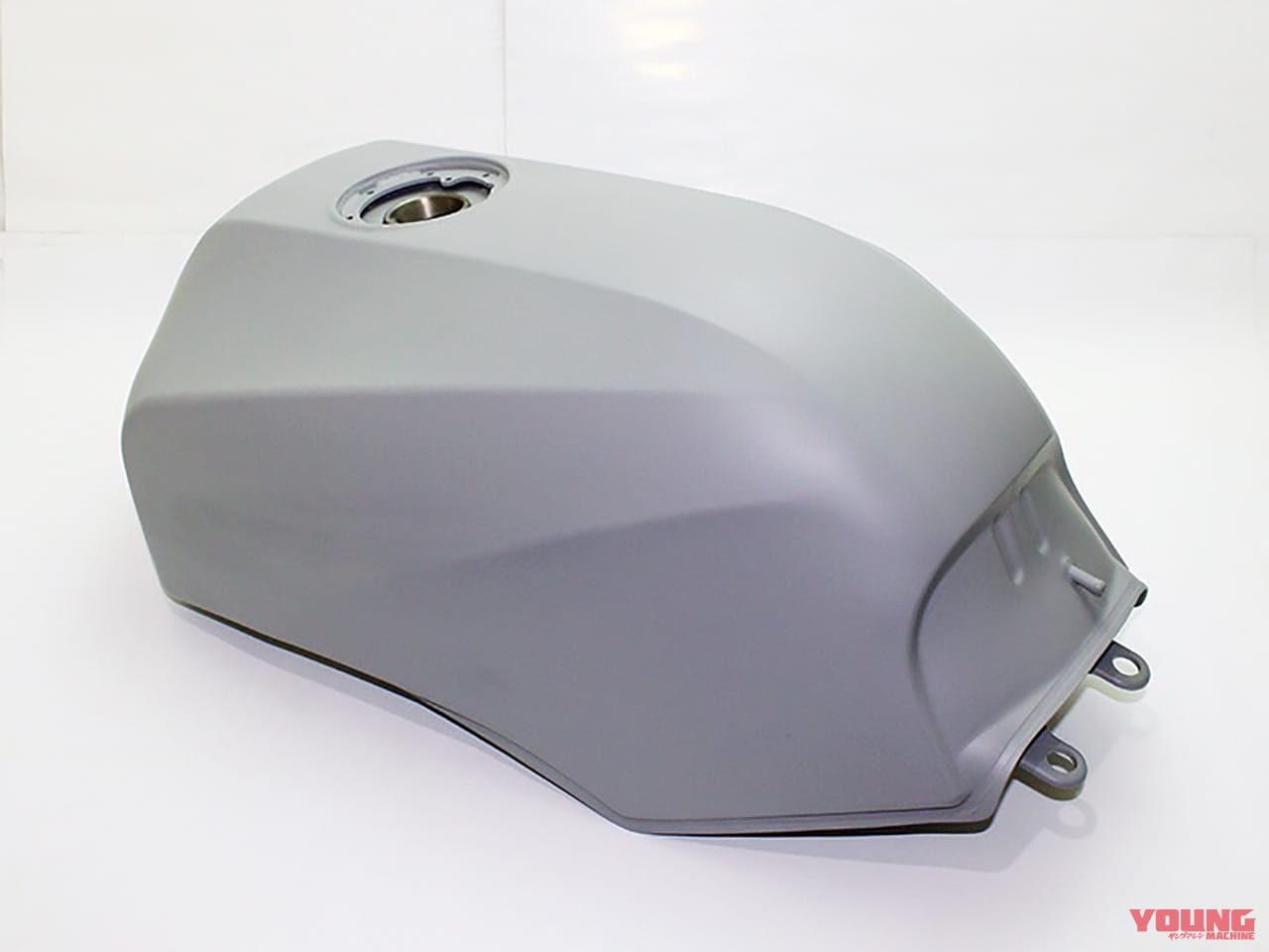 ニンジャオーナー感激！】ドレミコレクションがGPz900R用の燃料タンク