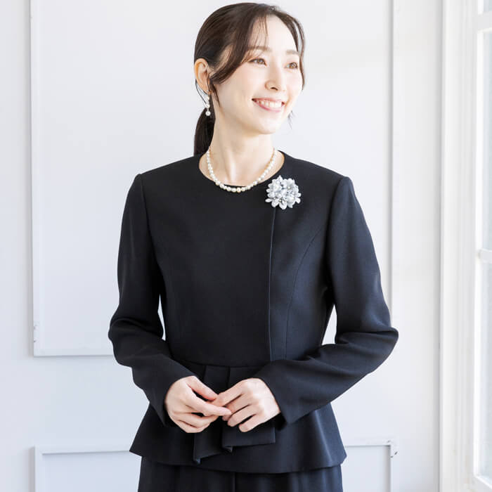 1月中旬入荷予定】さりげなく華やか、上品ブローチ ・ホワイト｜東京