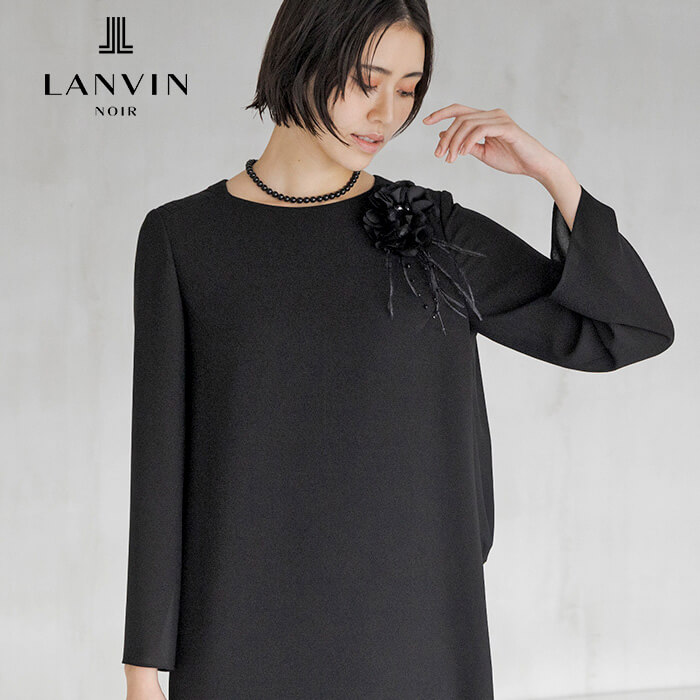 後ろのドレープがポイントのモダンなワンピース 9号・ブラック｜東京