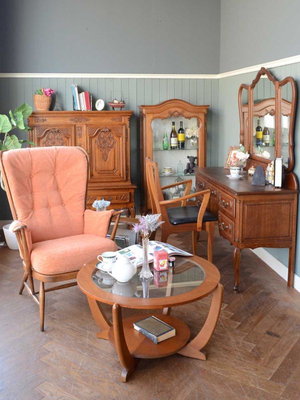 上品な英国アンティークのガラスキャビネット、スリムな1枚扉付き本棚