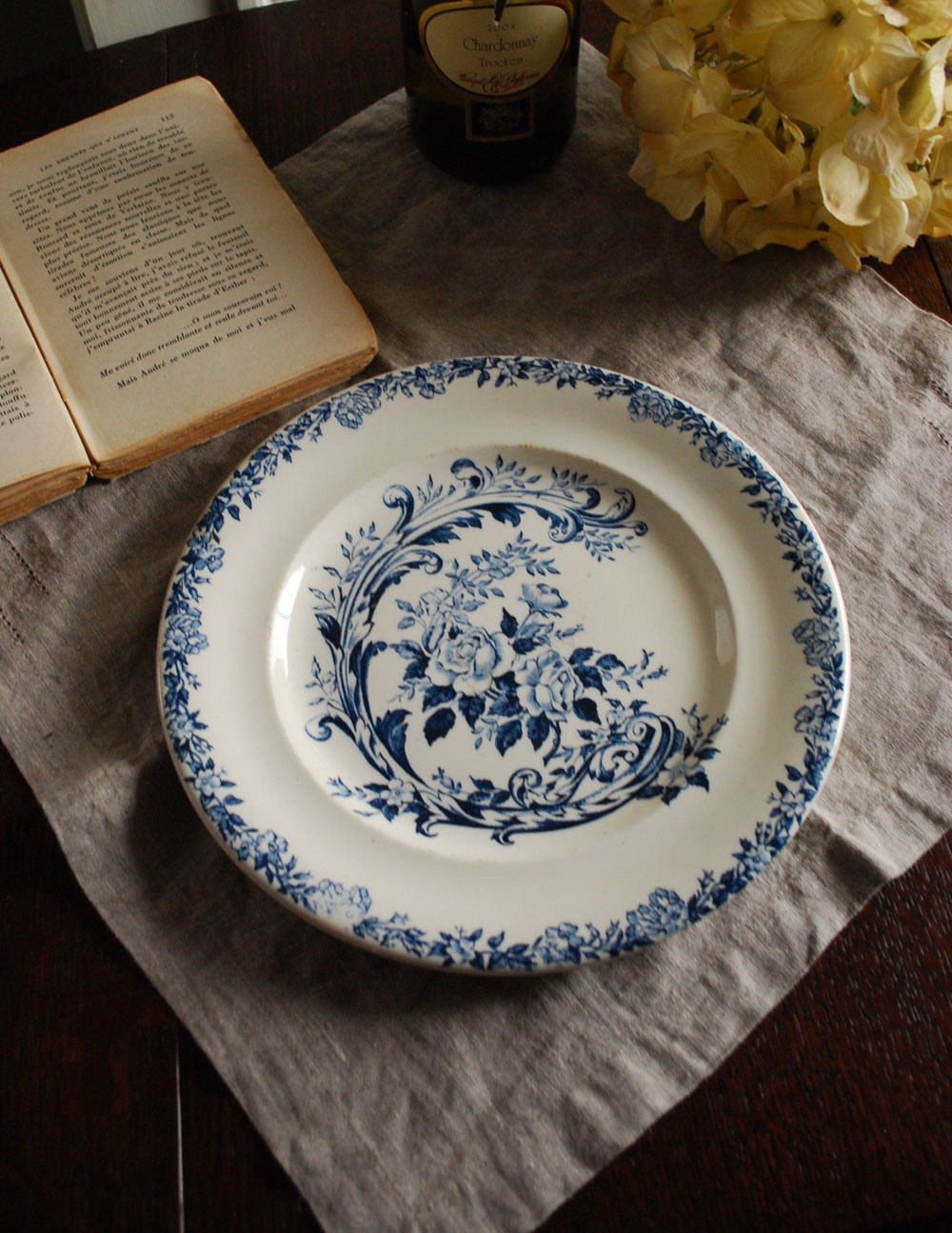 フランスで見つけたROCAILLE S&G ブルーローズのアンティークプレート