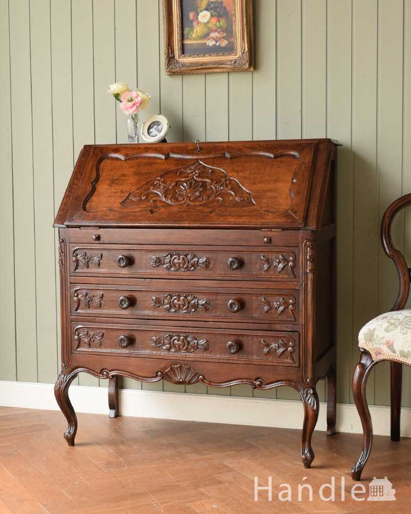 フランスで見つけたアンティーク家具、優雅なスタイルのライティング