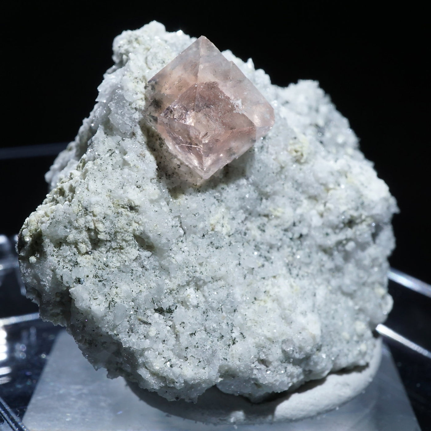 スイス産 母岩付きピンクフローライト – 天然石ハッピーギフト