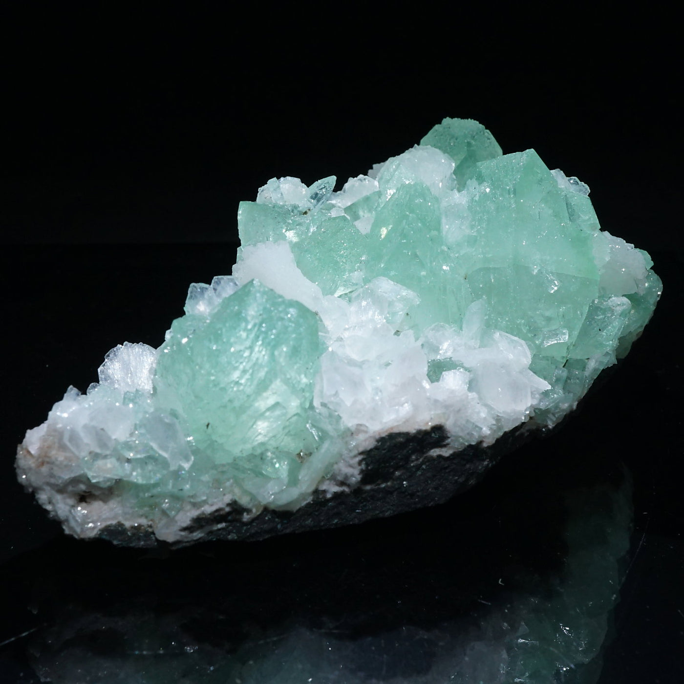 インド産 アポフィライト|ハッピーギフト – 天然石ハッピーギフト