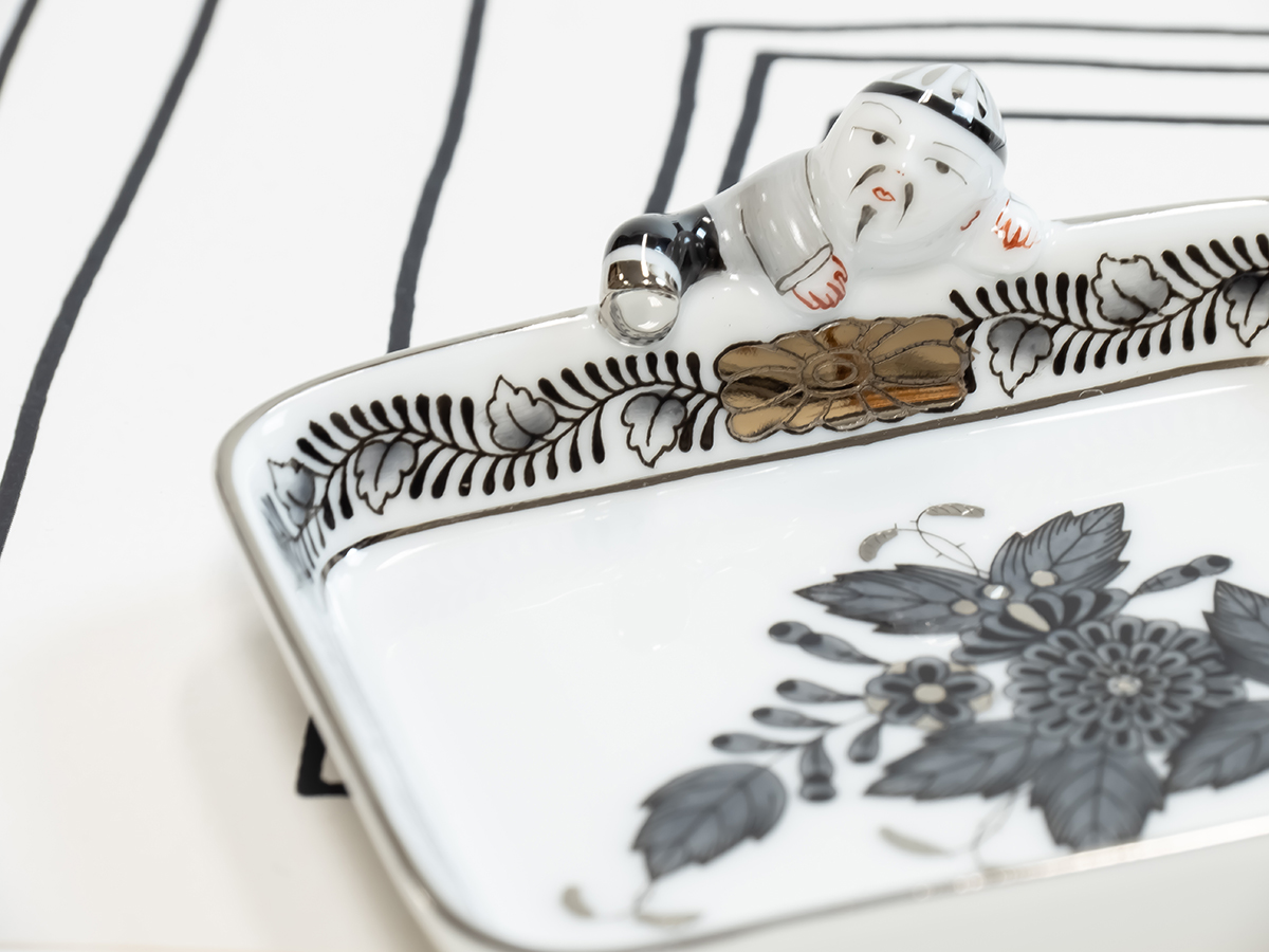 アポニー・ブラック・プラチナ] マンダリントレー ヨジノボリ