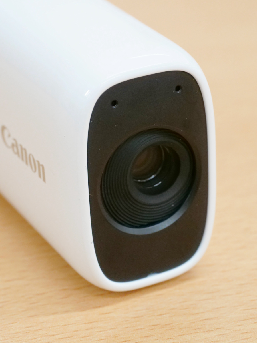 手のひらサイズで望遠鏡としても使えるビデオカメラ「PowerShot ZOOM
