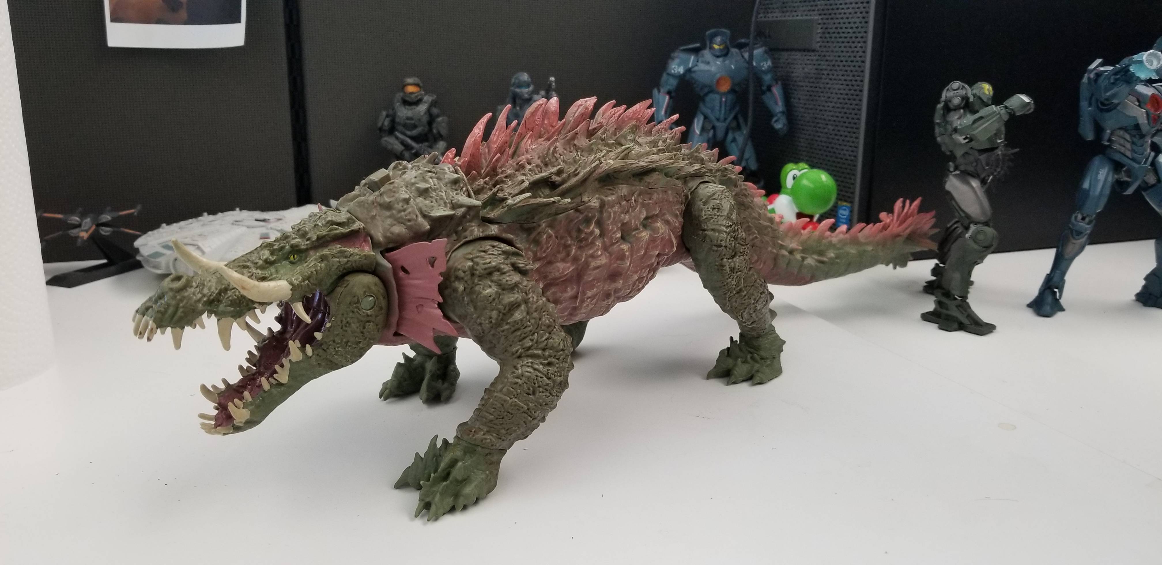 The Lizzy figure for Rampage is pretty awesome for $15 : r/GODZILLA