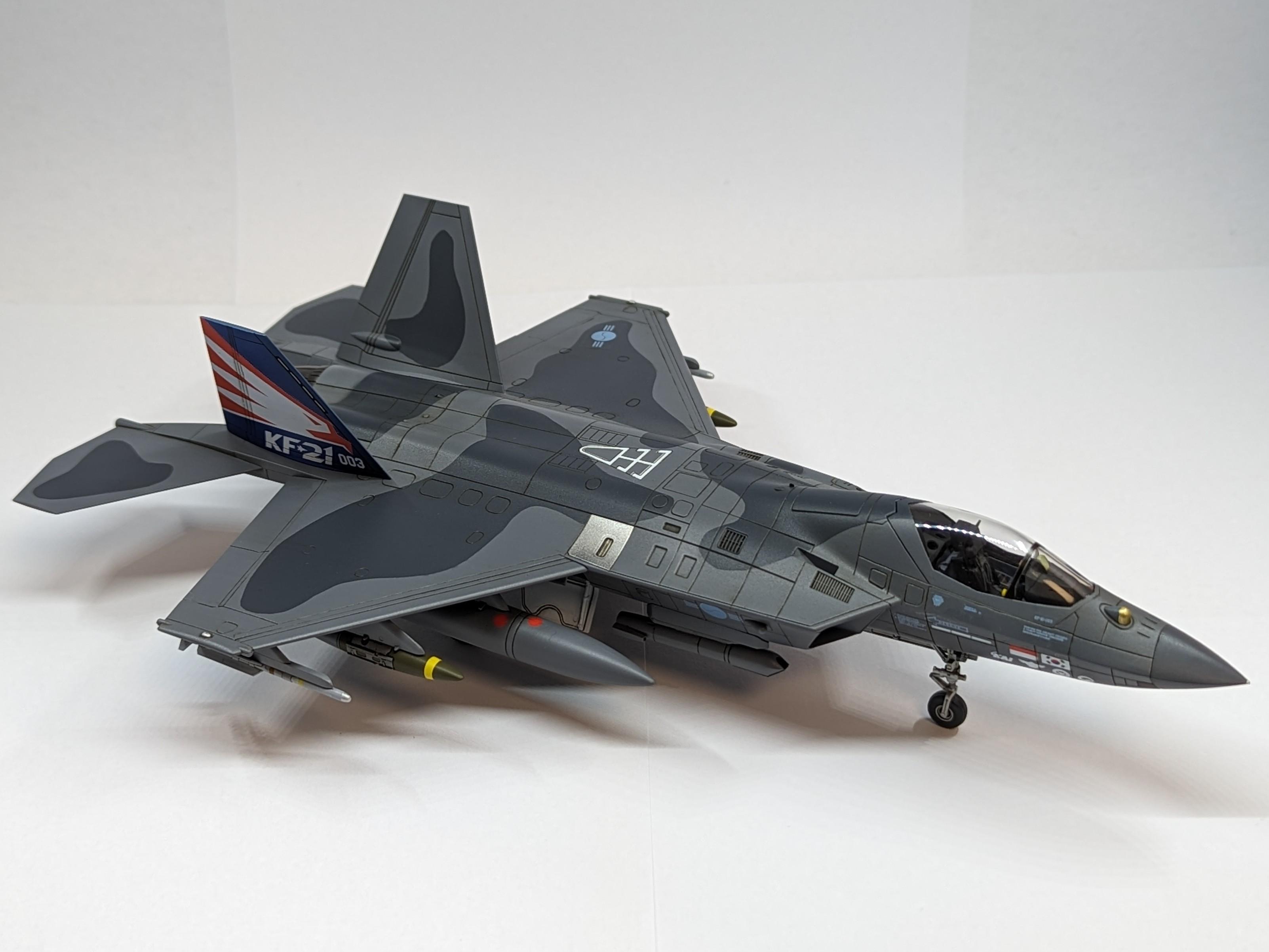 KF-21 1/72 Academy。韓国の新しい戦闘機の新しい（ish）キット。 : r