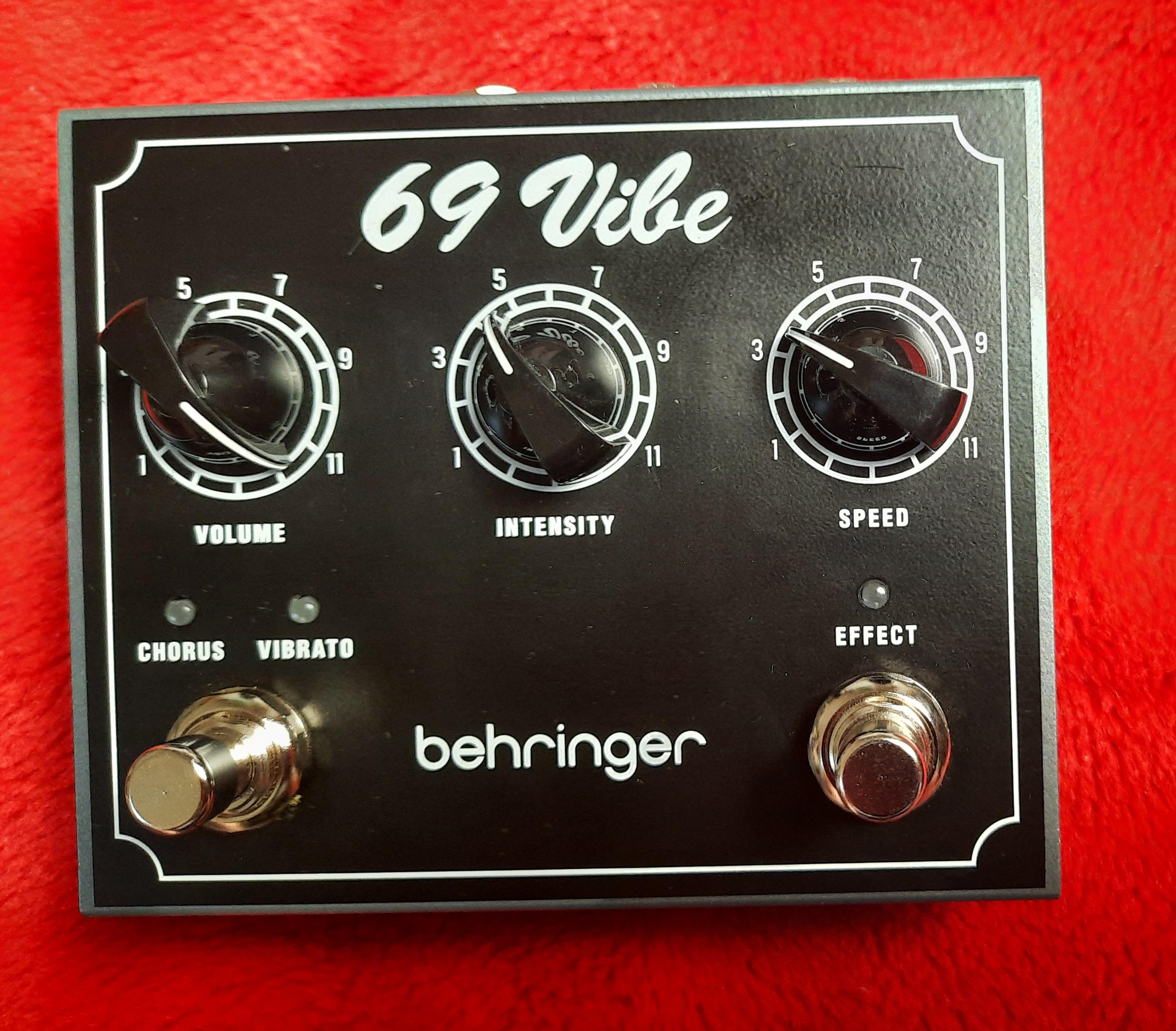 Behringer 69 Vibe w/エクスプレッションペダル Behringer 69 Vibe w