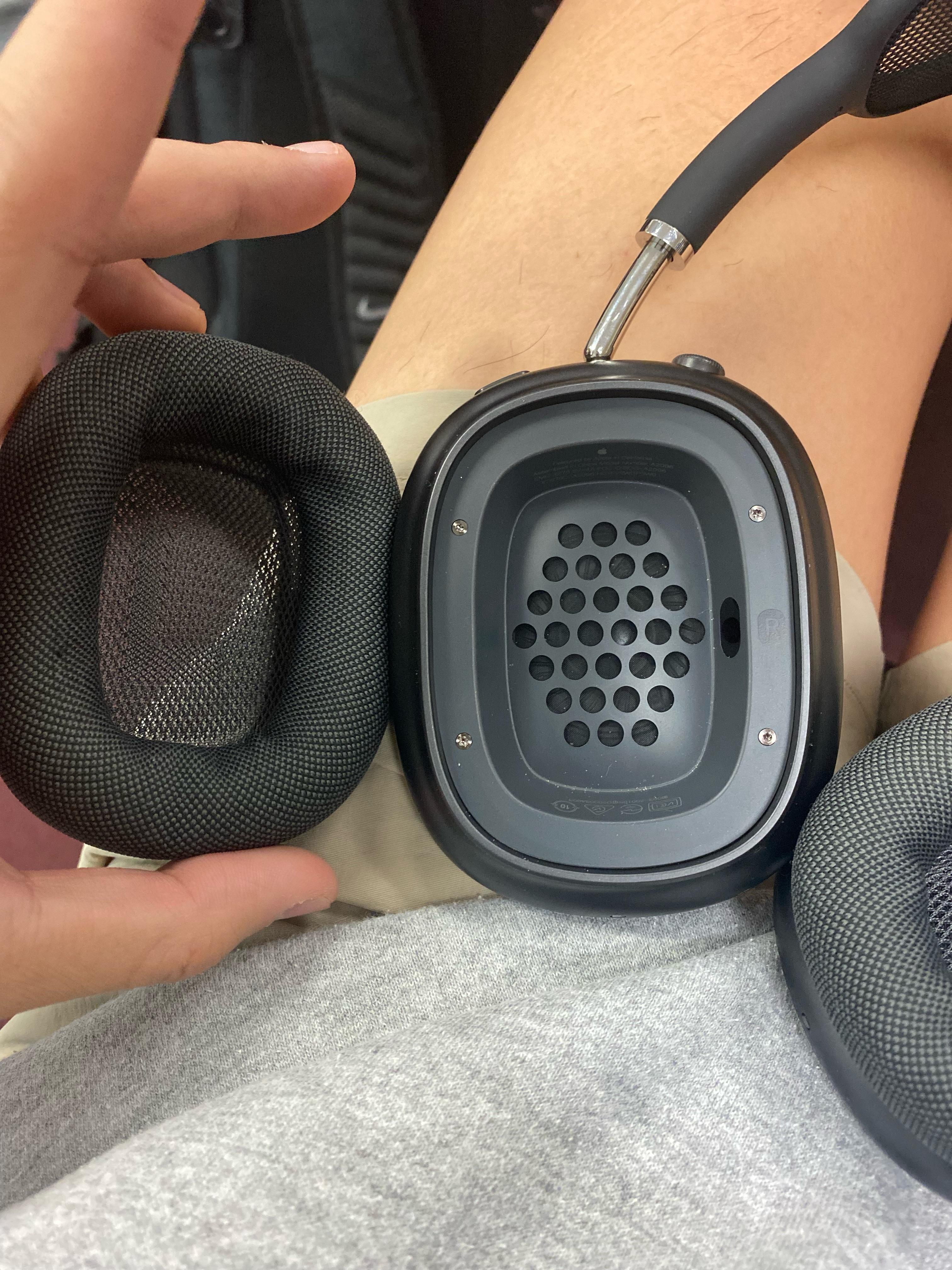 助けて！何ヶ月も前からこれ持ってるんだけど、本物かな？ : r/Airpodsmax