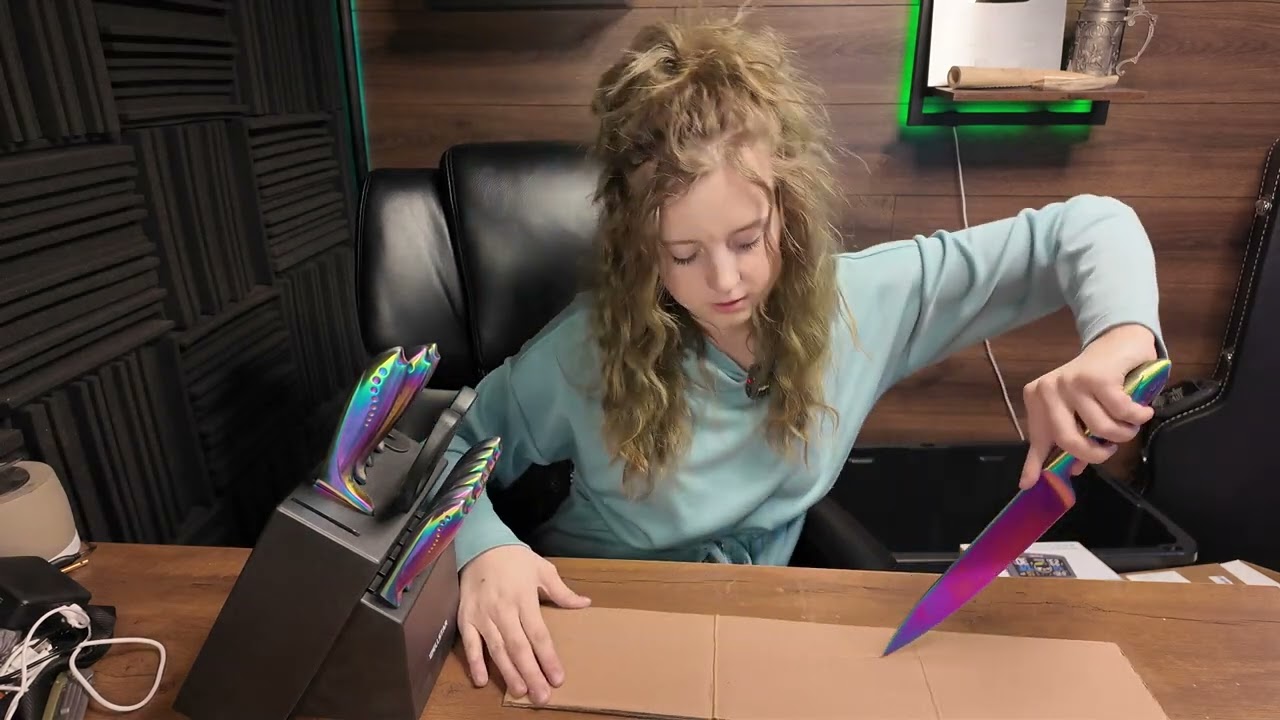 The BEST KNIVES in the Knifewear Spring Garage Sale 2023 - YouTube