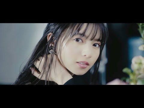 乃木坂46齋藤飛鳥に“どアップ”で見つめられる撮影の裏側公開 カラー