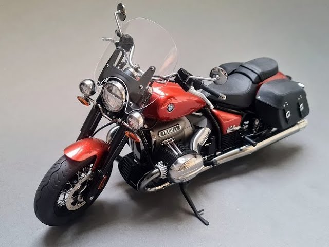 BMW R18 Classic - Meng 1/9th scale - YouTube