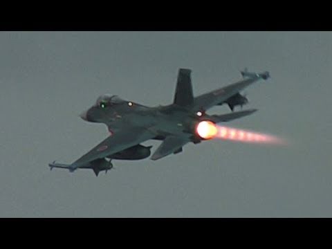 85万回再生!!! F2 アフターバーナー 翼フリフリ 帰投 航空観閲式