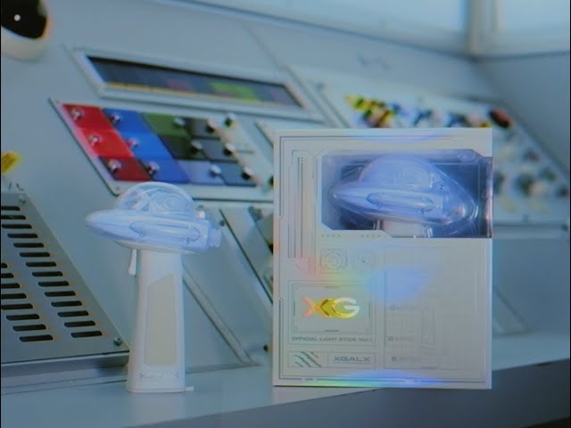 XG OFFICIAL LIGHT STICK Ver.1 Teaser - YouTube XG ペンライト