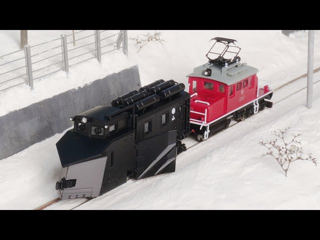 Metal model of an old Japanese snowplow - YouTube