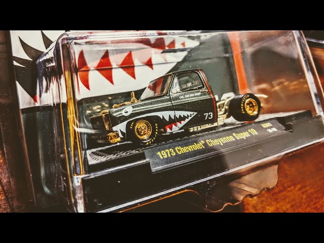 M2 Machines WWII Col. Square Body 1973 Chevrolet Cheyenne Super 10