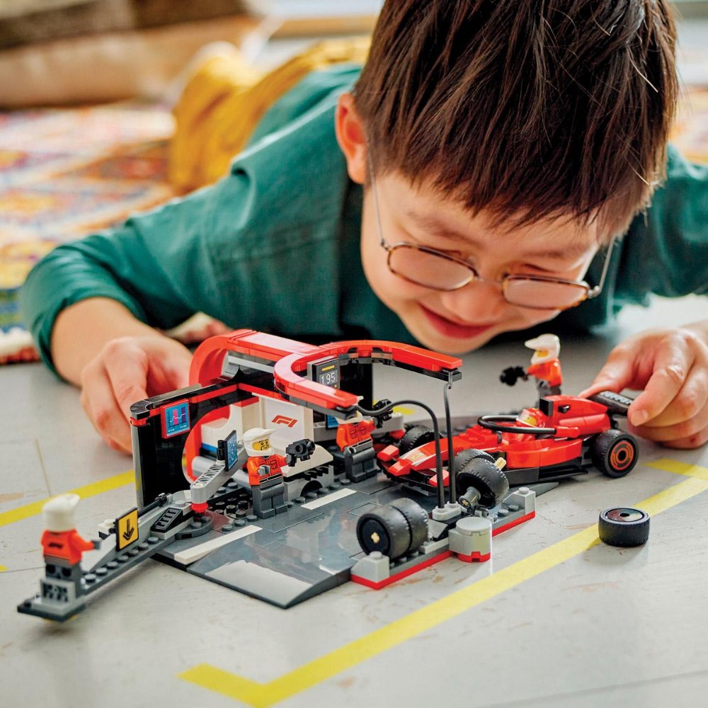 LEGO® F1® Pit Stop & Pit Crew with Ferrari Car - 60443