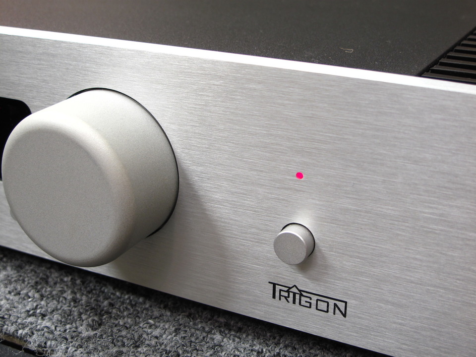 TRIGON ENERGY プリメインアンプ シルバー 中古ジャンク TRIGON ENERGY