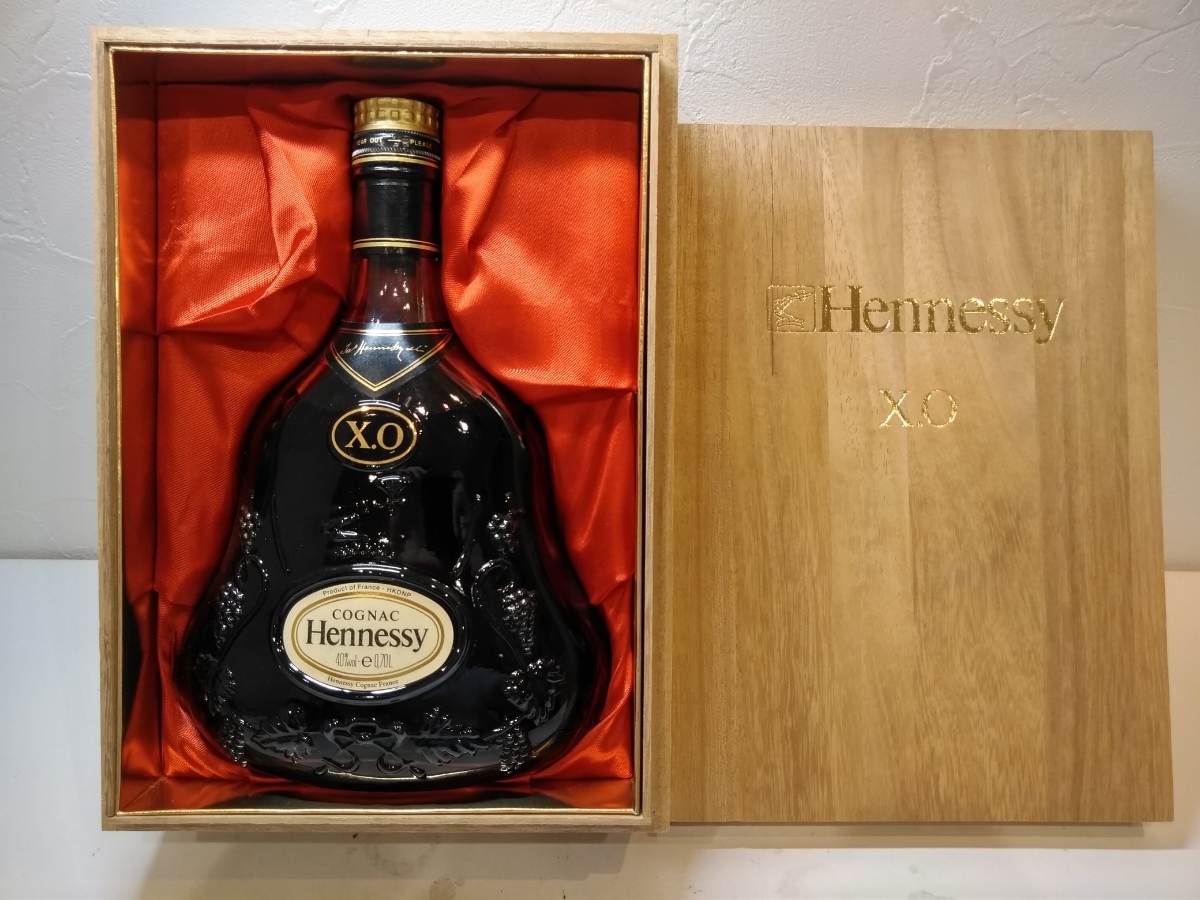 Hennessy XO サンバーストデザイン Fine art meets luxury spirits