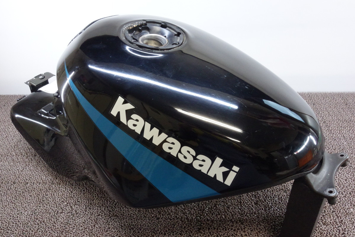 ZZR1100 ZZ-R100 D型 ガソリンタンク 燃料タンク 公式