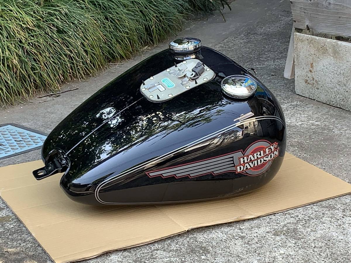 ハーレーダビッドソン純正タンクソフテイル 2004年fxsts