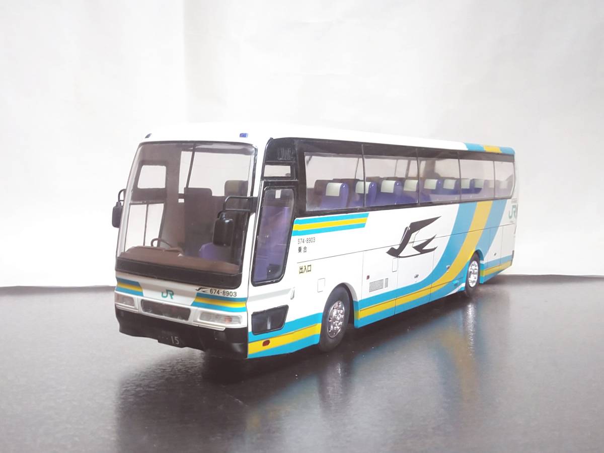 1/32 ジェイアール四国バス プラモデルボディ塗装済 +バスガールおまけ