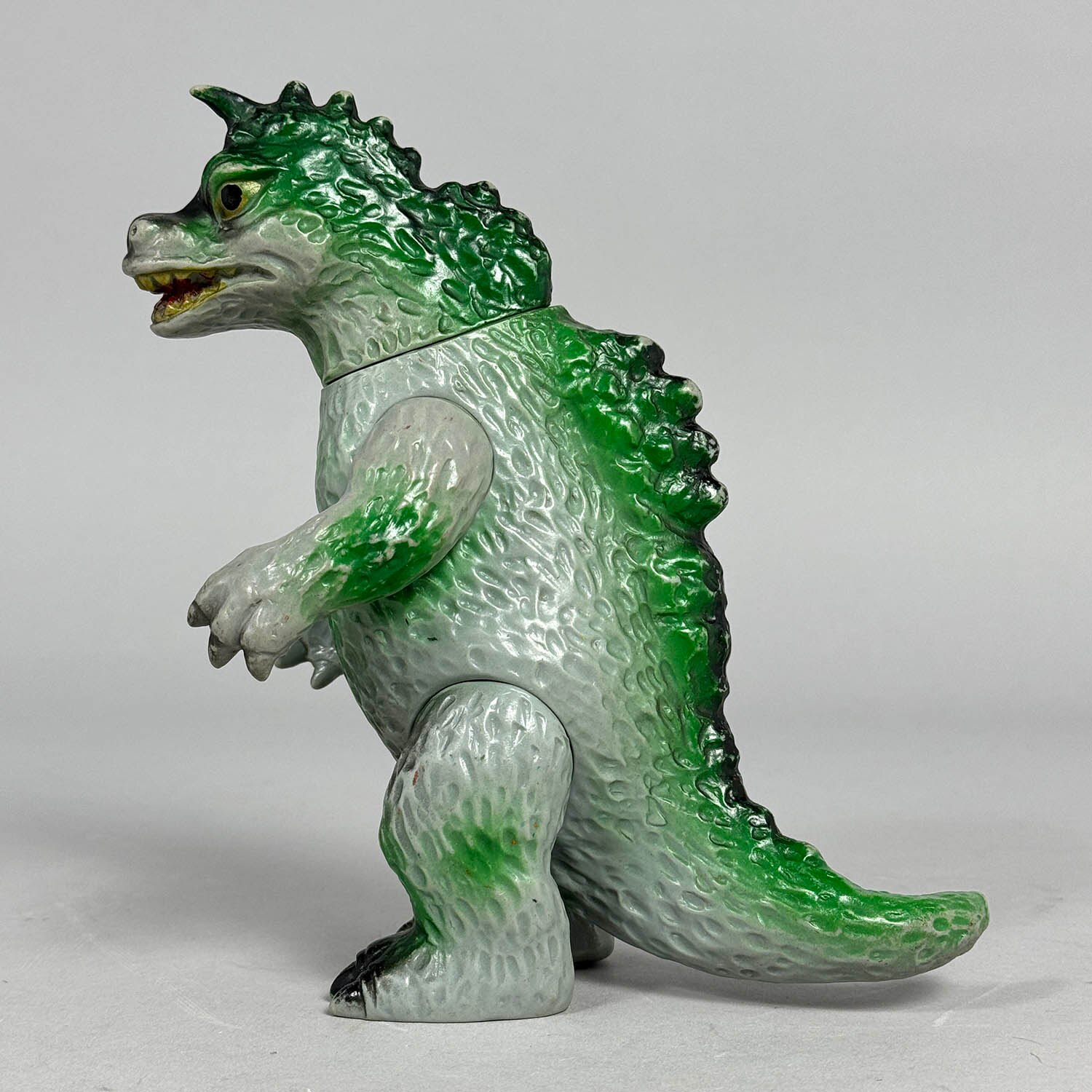 ベアモデル オール怪獣コレクション 初代ゴジラ 緑成型/青銀塗装 電車