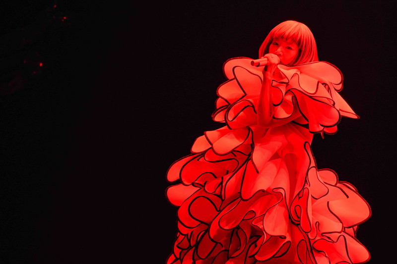 オフィシャルレポ】YUKI、〈“SOUNDS OF TWENTY” 2022〉武道館公演で