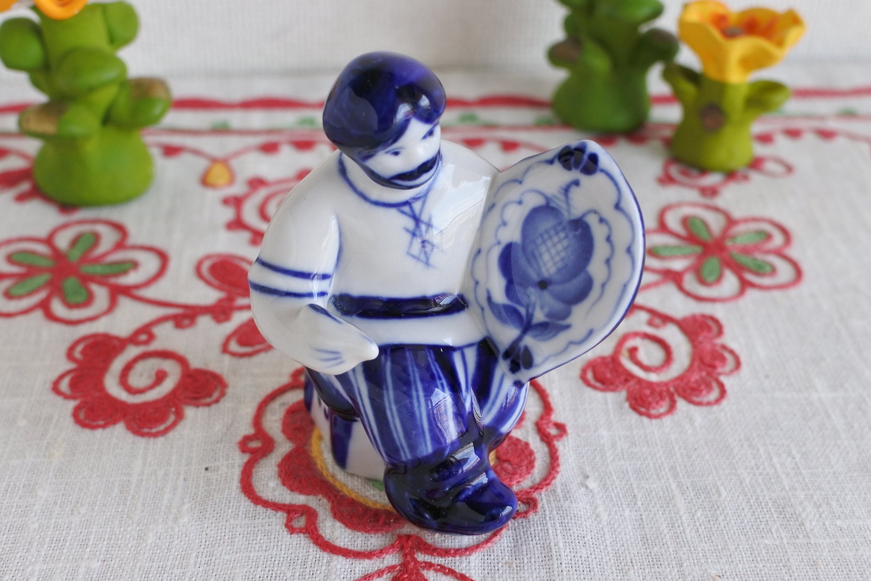 旧ソ連時代 Vintage Gzhel グジェリ 陶磁器 人形 2026年最新】gzhelの