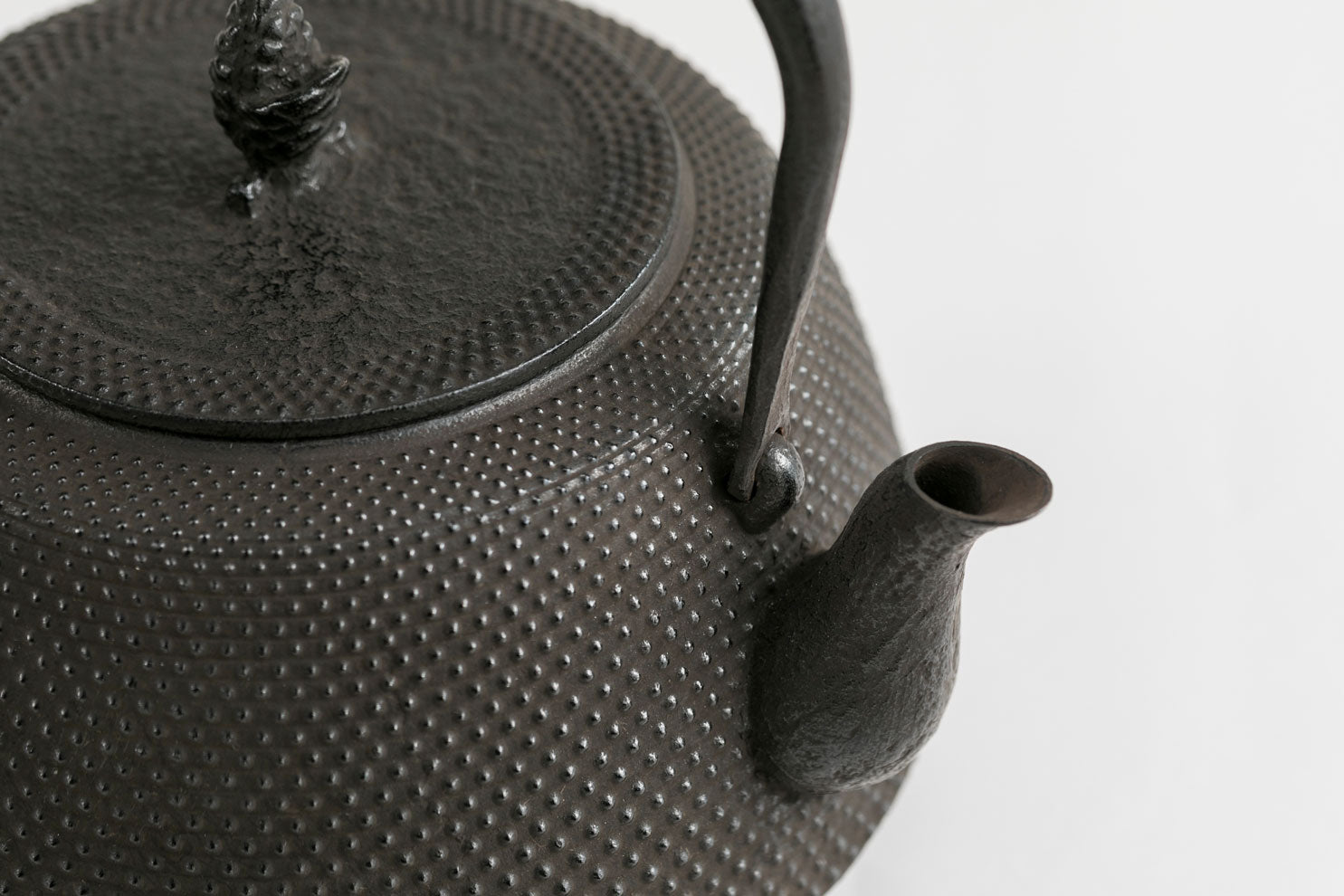 鉄瓶 18型肩付アラレ