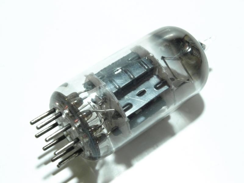 カメラのいわもと：真空管 12AX7、ECC83、同等管、類似管商品在庫一覧