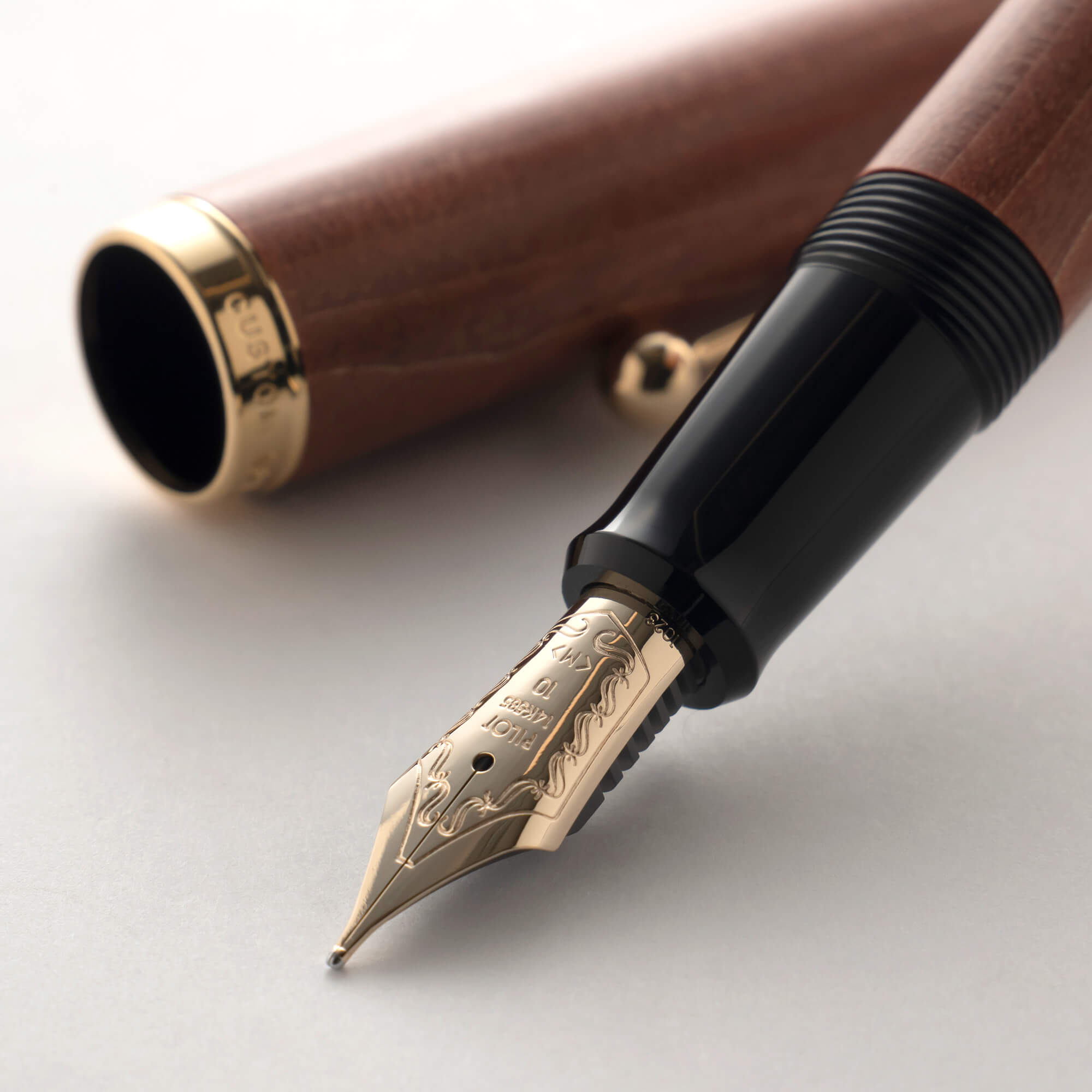 1974年製 初代カスタム 高級天然 イタヤカエデ 大型18金 万年筆 1974年