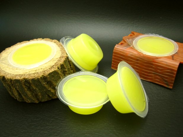 ドルクスゼリーの販売 クワガタとカブトムシの餌用の高タンパクゼリー