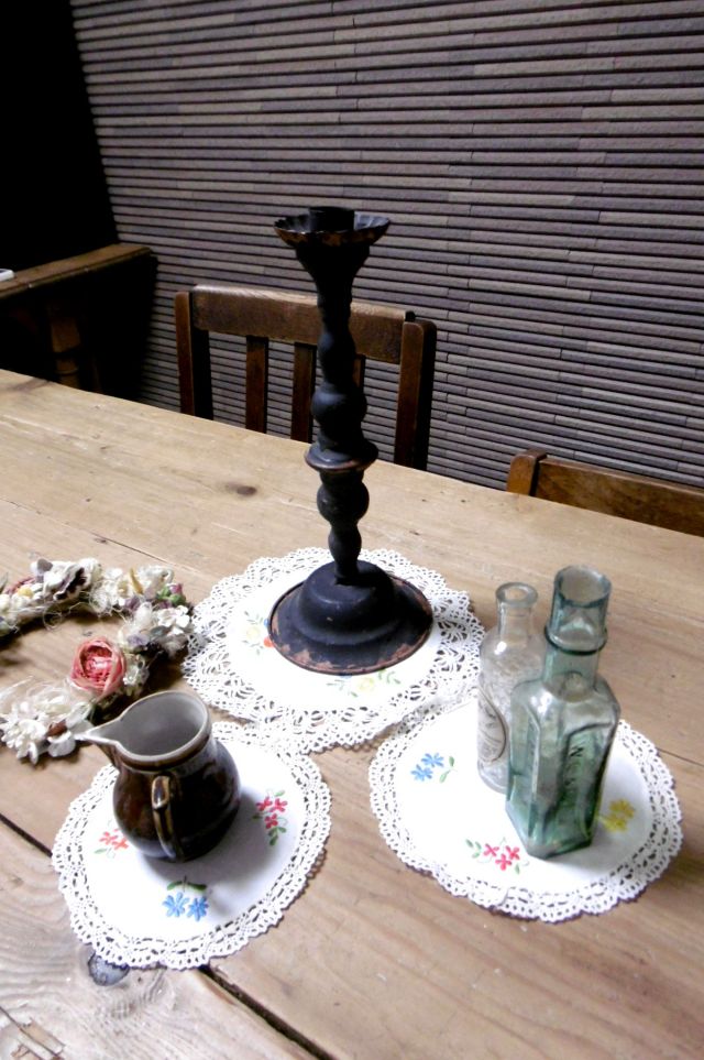 フランスアンティーク,リネン,花柄ドイリー,円形,丸,手刺繍,クロシェレース