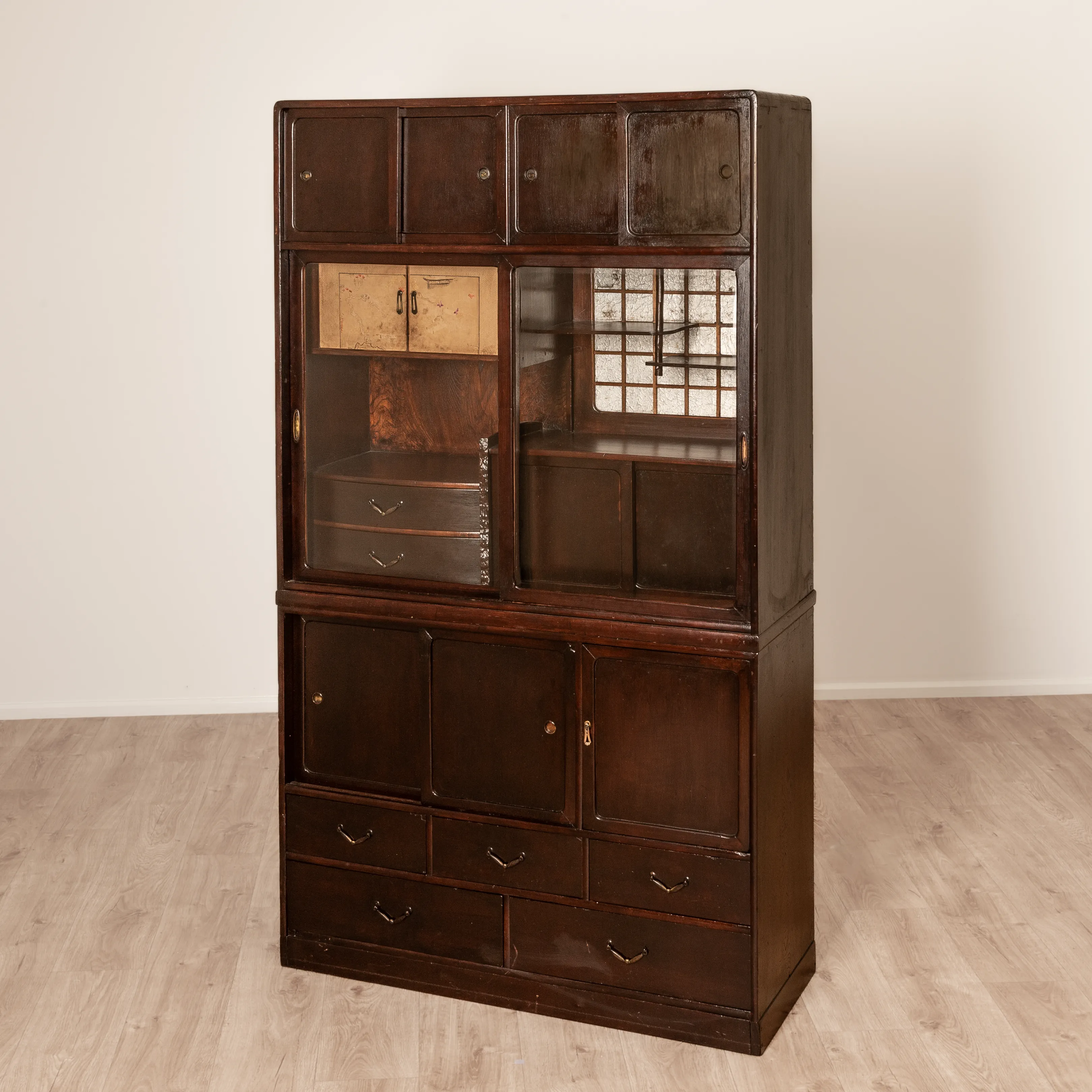 Konishi Antiques
