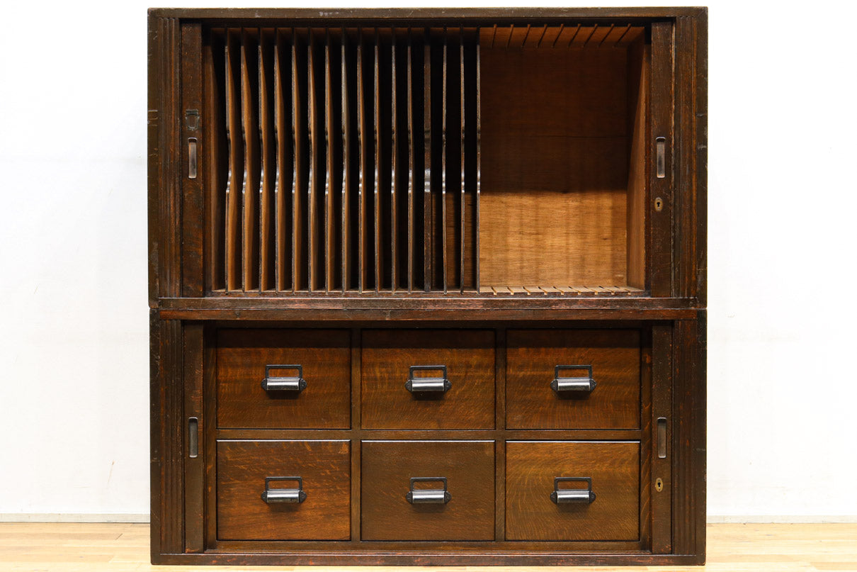 上質な造りにレトロ感漂う蛇腹戸造りの収納箪笥 BB2676 – 古福庵