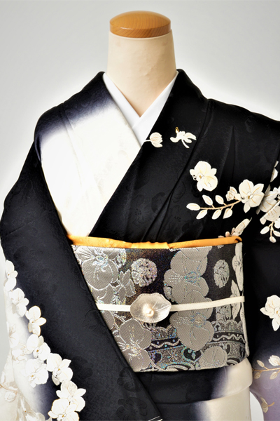 訪問着［白、黒、紫に刺繍の花］｜着物レンタルあき (来店着付け無料