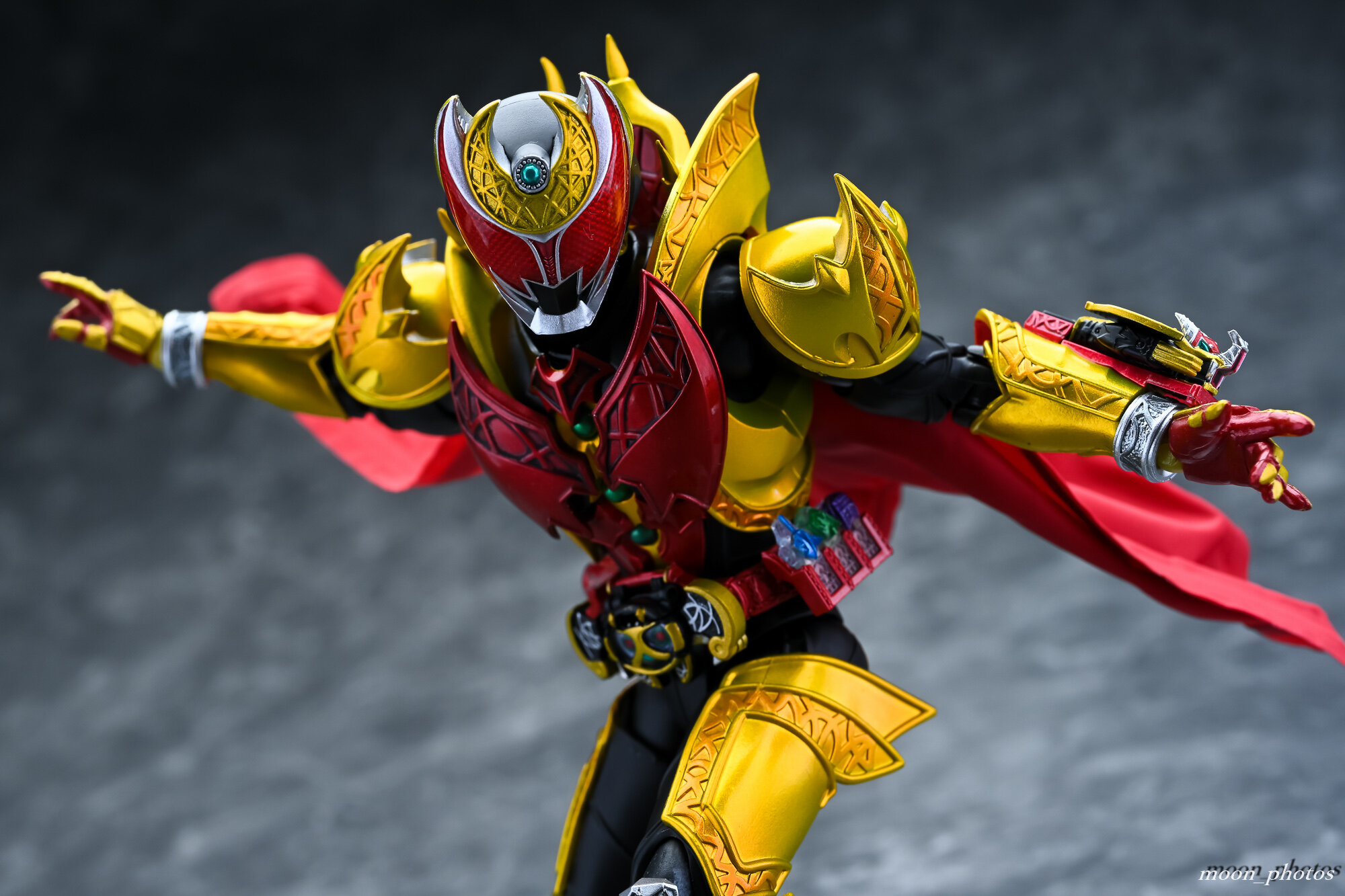 真骨彫製法 仮面ライダーキバ エンペラーフォーム レビュー】S.H.
