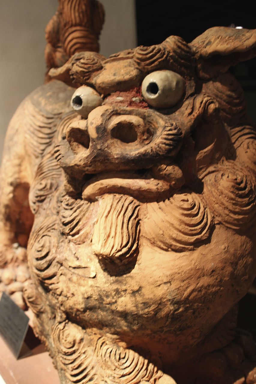 希少 島常賀 台付シーサー白土ペア 阿吽 壺屋焼 名工 沖縄 希少 島常賀