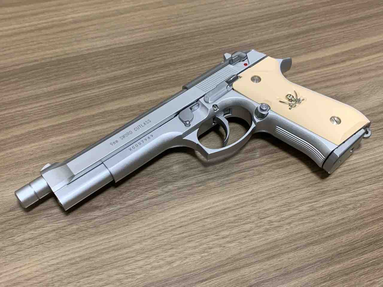 KSC BLACK LAGOON〝 ソード・カトラス 〟レビュー BLACK LAGOON ソード