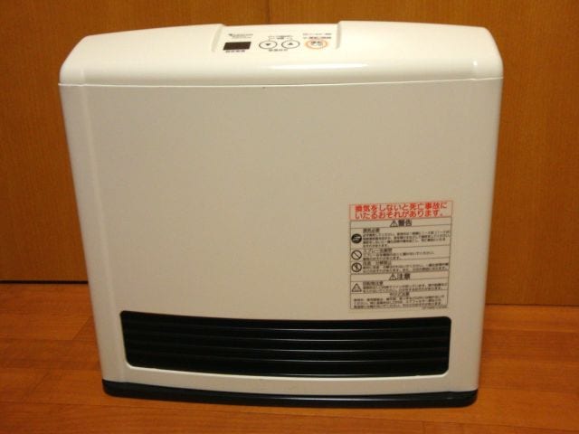 I*8様 2010年式の新品未使用品！ガスファンヒーター RC-24FSE 2025年