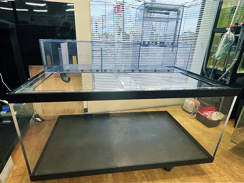 大特価中古水槽♪ 120 30 20 アクリル水槽 中古 傷 汚れあり - 熱帯魚の