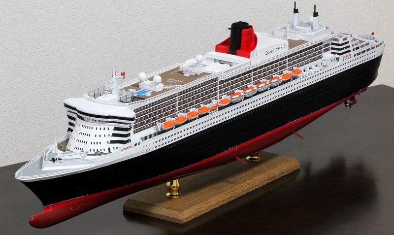 1/400客船 クイーンメリー2 ドイツレベル REVELL OceanLiner Queen Mary2